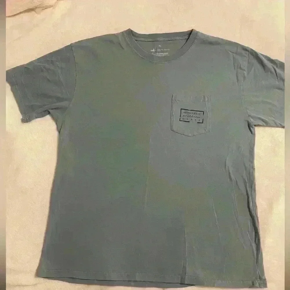 Southern Heritage short sleeve t shirt with pocket Men’s size Large